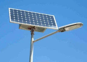 Perbedaan Tiang Solar Panel Dan Tiang PJU